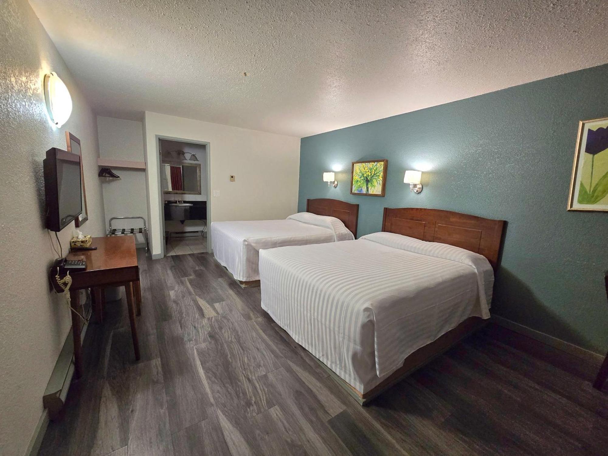 Alpine Inn Valemount Buitenkant foto