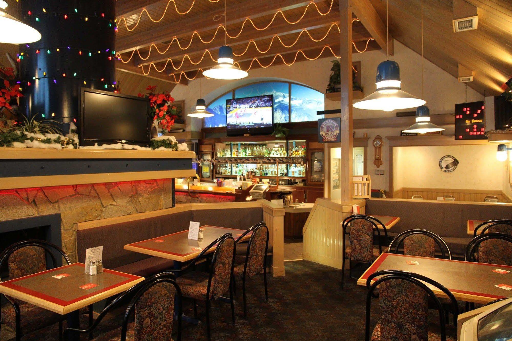 Alpine Inn Valemount Buitenkant foto